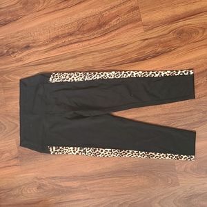Zyia Active Capri Leggings Size 6 - 8